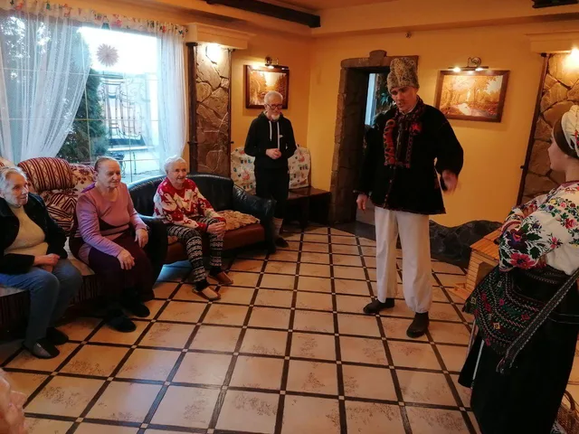 Зустріч у спільній кімнаті зібрала мешканців для спільного дозвілля.
